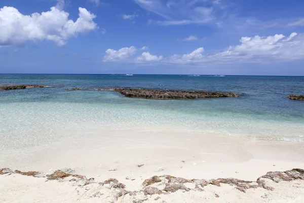 Grande praia de caiman — Fotografia de Stock