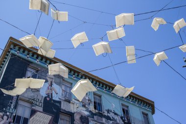 San Francisco üzerinde uçan kitaplar