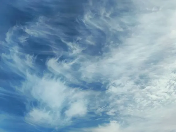 Blå Himmel Struktur Med Ovanliga Och Bisarra Moln — Stockfoto