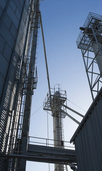 Details des Bauernhofes mit Silo — Stockfoto