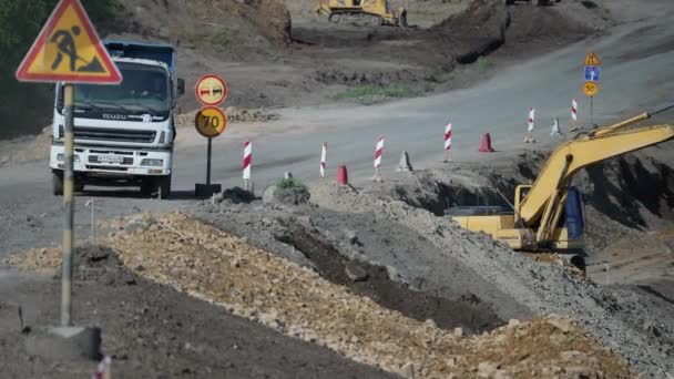 Yuzhno Sakhalinsk Julho 2021 Komatsu Pc200 Escavadeira Trabalhando Durante Construção — Vídeo de Stock