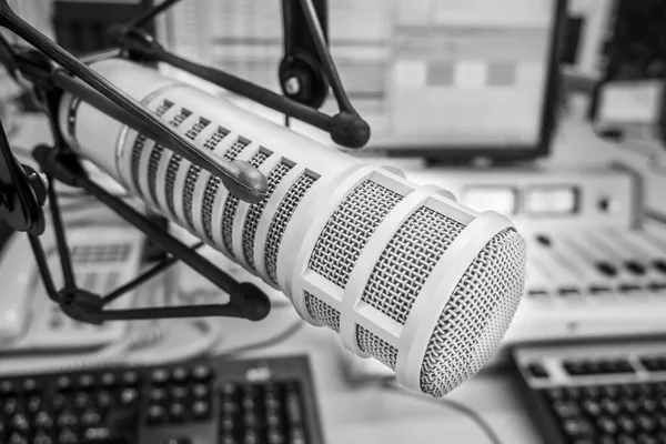Microfone Profissional Misturador Som Estúdio Estação Rádio — Fotografia de Stock