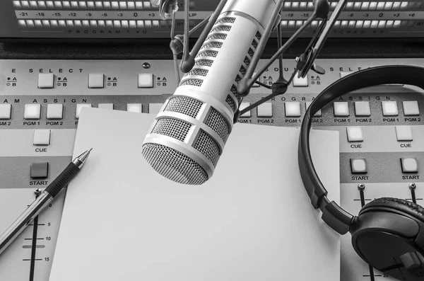 Professional Microphone Sound Mixer Headphones Radio Station Studio — Stock Photo, Image