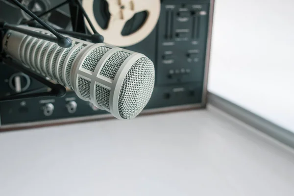 Mikrofon Antika Kayıt Cihazı — Stok fotoğraf