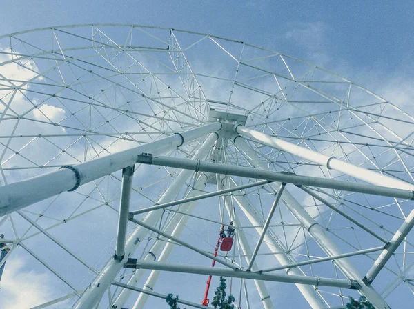 Dönme dolap montaj işlemi