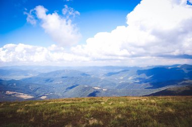Karpat Dağları'nın parlak manzara