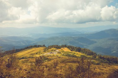 dağlarda kalıntıları ile büyük çayır