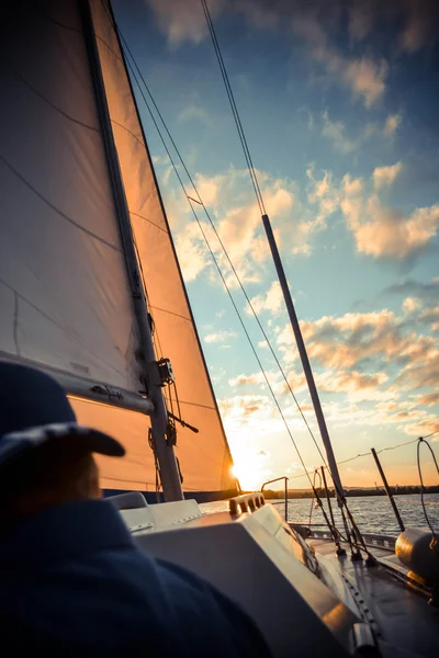 Deck de iate ao pôr do sol — Fotografia de Stock