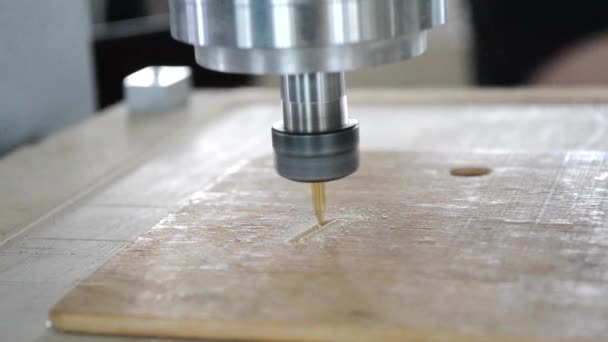Small milling machine cuts wood — Stock Video