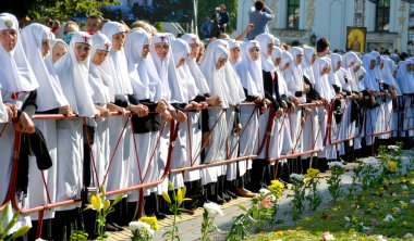 Kiev, Ukrayna, Rus Kiev Pechersk Lavra - 27 Temmuz 2013 - vaftiz onuruna kutlama ayini: merhamet rahibesi