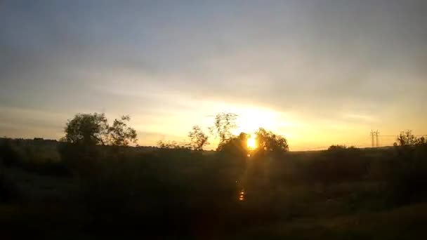 列車の窓から夜明け — ストック動画