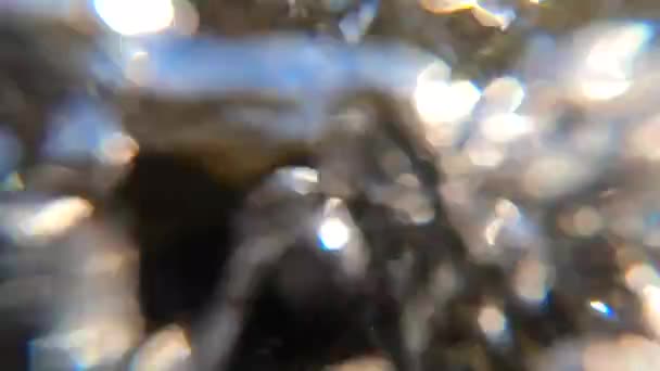 Abstrakte Bewegung verschwommener Hintergrund. Fließendes Wasser des Gebirgsflusses — Stockvideo