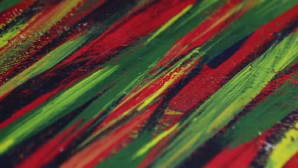 Muitas linhas multicoloridas diferentes são caoticamente desenhadas com escova — Vídeo de Stock
