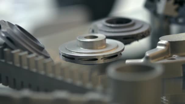 Een model gemaakt in een laser sintermachine close-up. — Stockvideo
