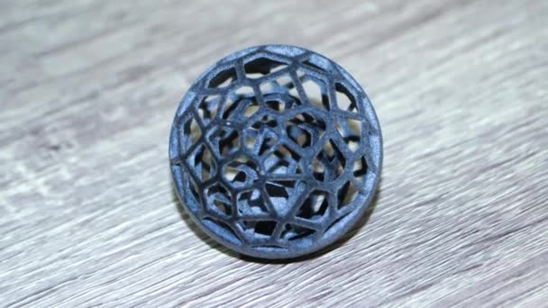 Objet imprimé sur imprimante 3D en poudre à partir d'un gros plan en poudre de polyamide — Video