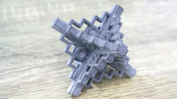 Voorwerp gedrukt op poeder 3D printer van polyamide poeder close-up — Stockvideo