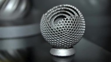 Metal 3D yazıcıya basılmış nesne. Nesne lazer sindirim makinesine yazdırıldı