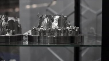 Metal 3D yazıcıya basılmış nesne. Nesne lazer sindirim makinesine yazdırıldı