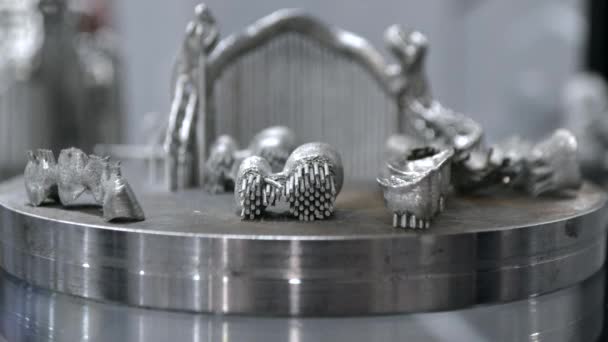 3D-model van menselijke tanden gedrukt op 3D-printer voor metalen close-up. — Stockvideo