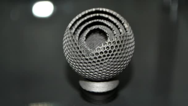 3D-modell tryckt på metall 3D-skrivare närbild. — Stockvideo