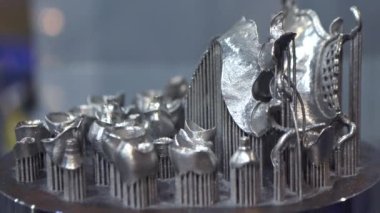 Metal 3D yazıcıda yazdırmak için platformda insan dişlerinin 3 boyutlu cildi