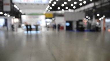 Belirsiz Odaklanmış Bulanık Arkaplan Akımı