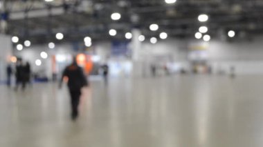 Bulanık arka plan. İçerideki büyük bina
