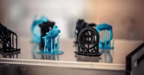 3Dプリンタで印刷されたオブジェクトのフォトポリマー. — ストック動画