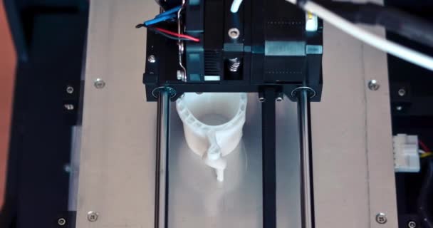 Objecten afgedrukt door 3d printer. Automatische driedimensionale — Stockvideo