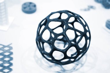 3d yazıcı tarafından yazılan soyut nesne yakın plan.