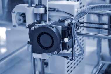 Nesneler 3D yazıcı tarafından basıldı. Otomatik olarak üç boyutlu