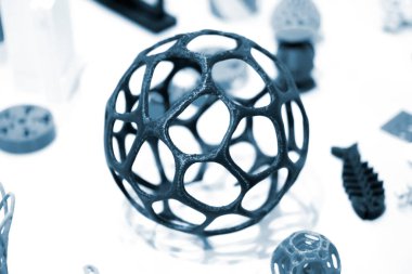 3d yazıcı tarafından yazılan soyut nesne yakın plan.