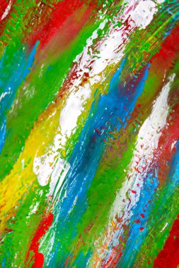 Kırmızı, sarı, yeşil ve mavi renklerin farklı arkaplanlarından