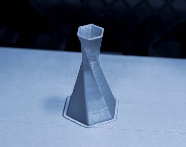 Model 3D yazıcı kapağına yazdırılır