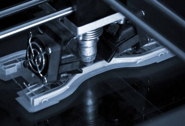 Yazıcı, ayna yansıtıcı yüzey üst görüntüsüne gri nesneler yazdırıyor