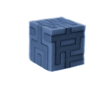 Beyaz arkaplanda izole edilmiş 3d yazıcı tarafından basılan nesneler.