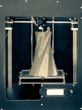 Otomatik üç boyutlu 3D yazıcı plastik gerçekleştirir.