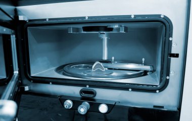 Metal tozundan metal yazıcıya basılmış nesne, çalışıyor..