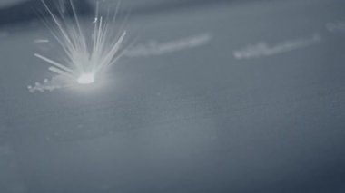 Metal tozundan 3D yazıcı nesnesi yazdırır.