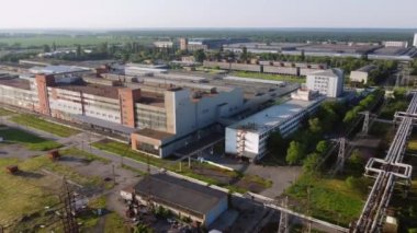 Sanayi bölgesi. Fabrikaları olan büyük lojistik parkın havadan görüntüsü.