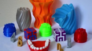 3D model, sıcak erimiş plastikten 3D yazıcıya yazdırılmış..