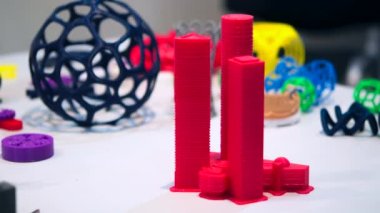 3D model, sıcak erimiş plastikten 3D yazıcıya yazdırılmış..