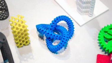 3D model, sıcak erimiş plastikten 3D yazıcıya yazdırılmış..