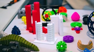3D model, sıcak erimiş plastikten 3D yazıcıya yazdırılmış..