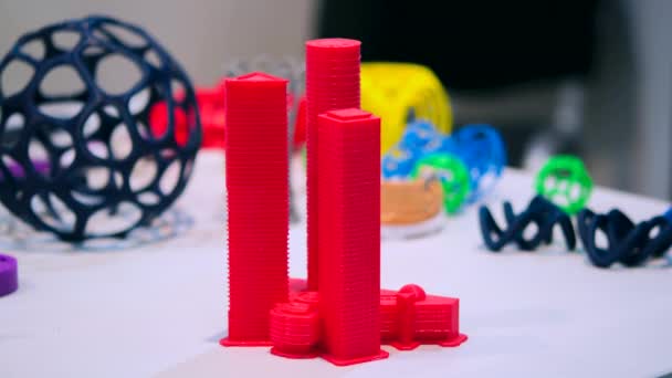 3D модель печатной модели на 3D принтере из горячего расплавленного пластика. — стоковое видео