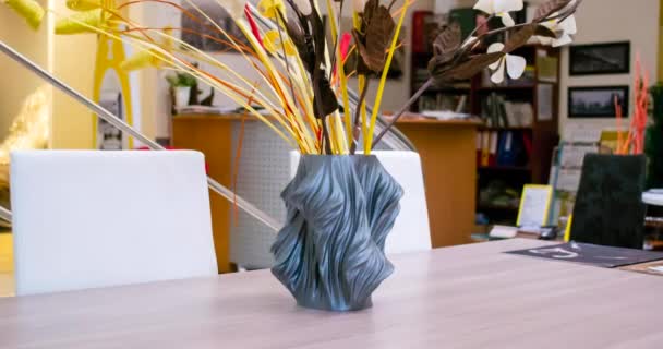 3D model tištěný na 3D tiskárně z žárově roztaveného plastu — Stock video