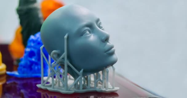 Modèle 3D imprimé sur imprimante 3D stéréolithographique. — Video