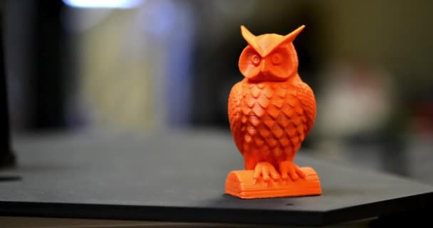 3D model printed model on 3d printer from hot molten plastic — Stock Video