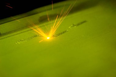 Metal tozundan üç boyutlu nesne yazdıran 3D yazıcı.