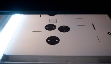 Endüstriyel profesyonel toz 3D yazıcı yazdırma süreci.